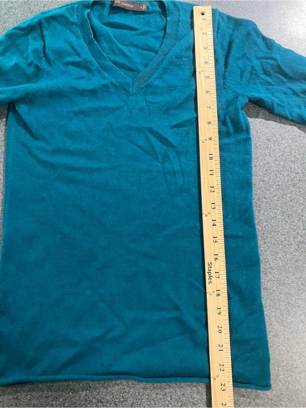 The Limited Women's V-Neck Sweater in Teal